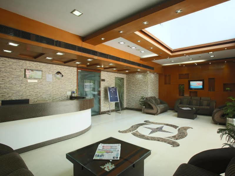 엠블렘 호텔 섹터 14 구르가온 외부 사진